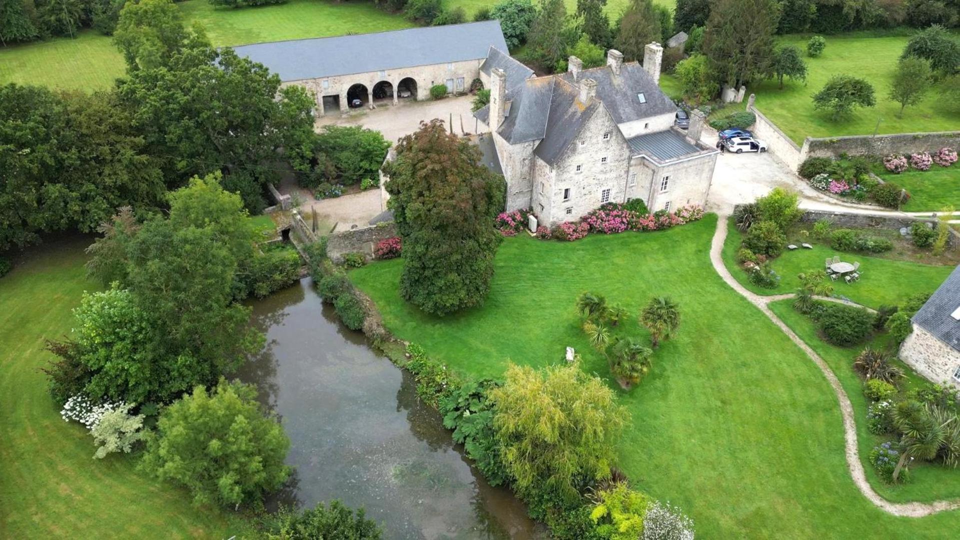 לינה וארוחת בוקר ולונס Manoir De Savigny מראה חיצוני תמונה