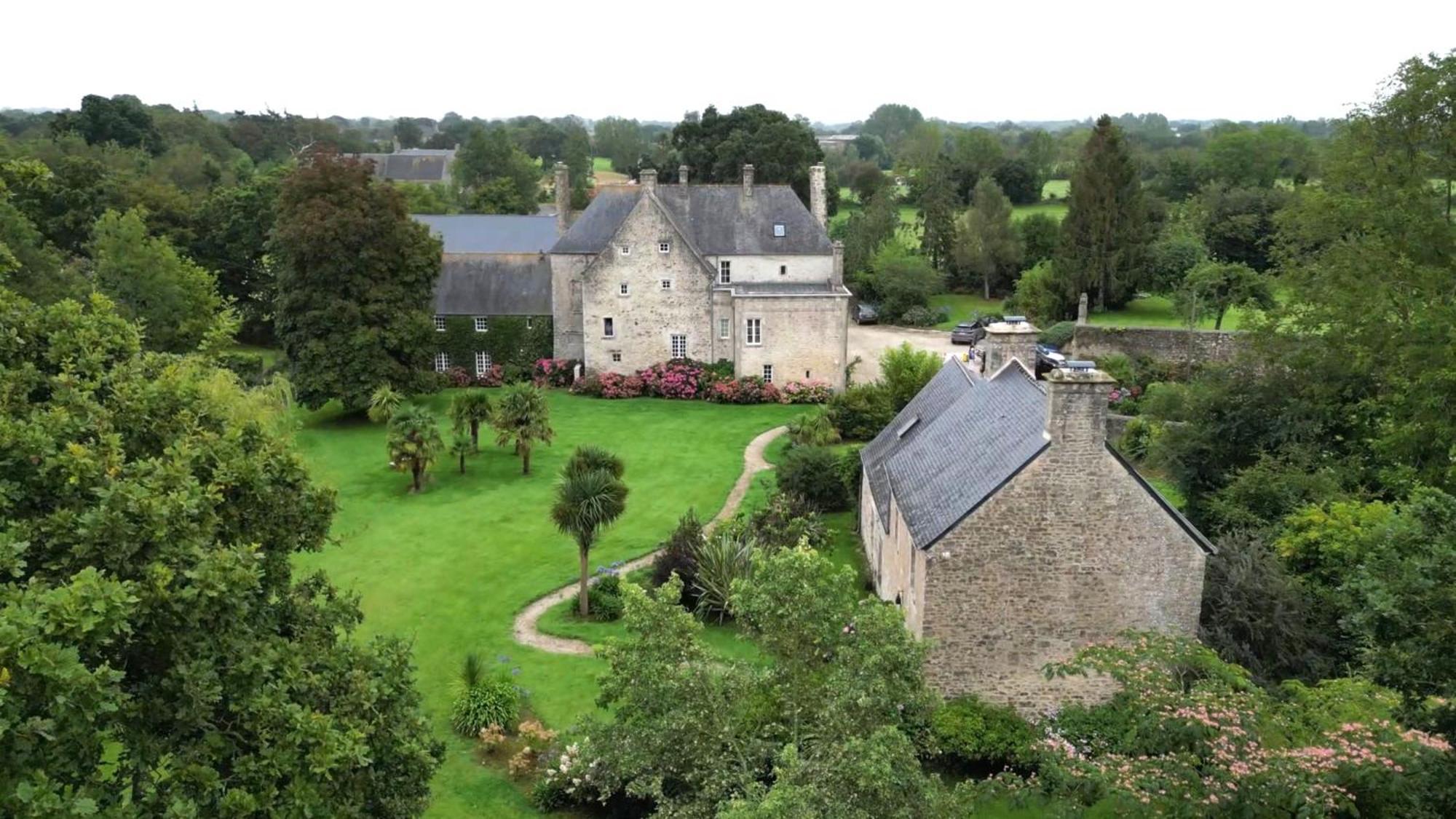 לינה וארוחת בוקר ולונס Manoir De Savigny מראה חיצוני תמונה