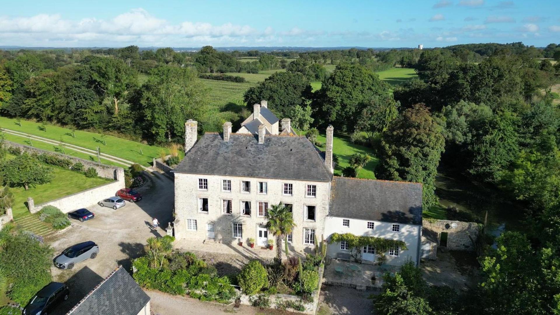 לינה וארוחת בוקר ולונס Manoir De Savigny מראה חיצוני תמונה
