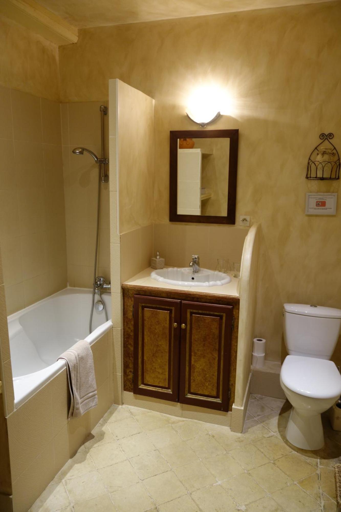 לינה וארוחת בוקר ולונס Manoir De Savigny מראה חיצוני תמונה