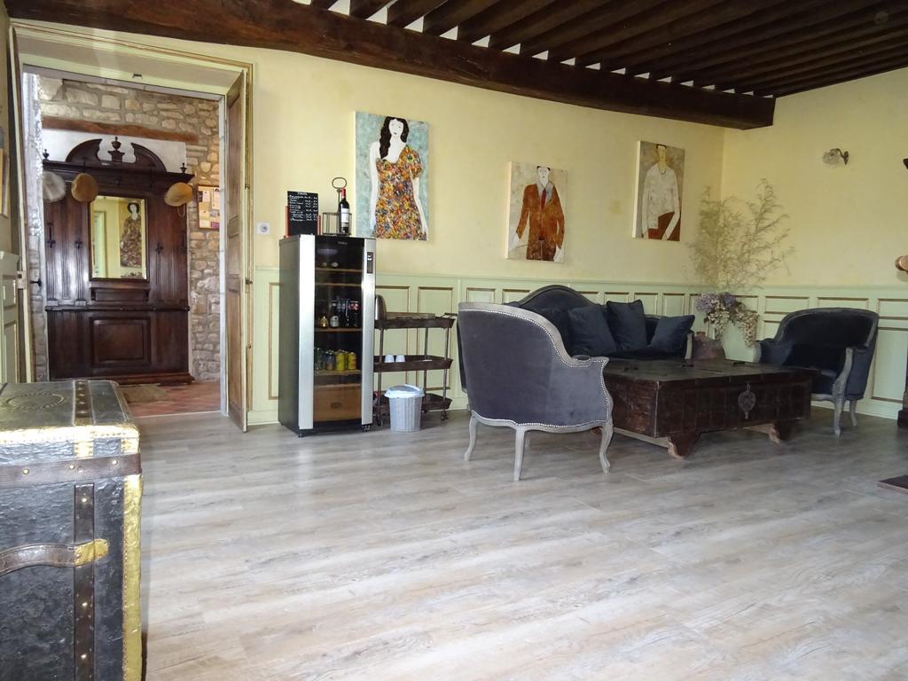 לינה וארוחת בוקר ולונס Manoir De Savigny מראה חיצוני תמונה