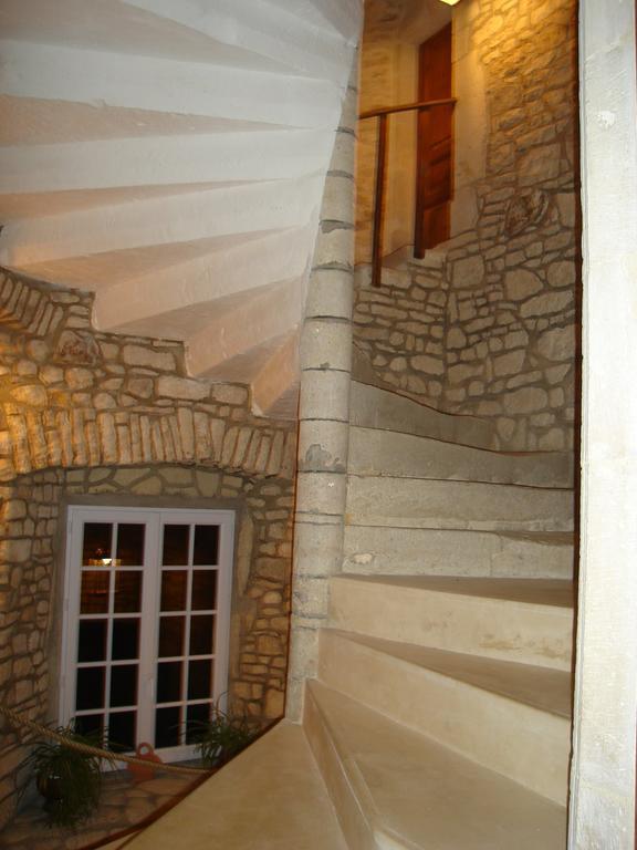 לינה וארוחת בוקר ולונס Manoir De Savigny מראה חיצוני תמונה