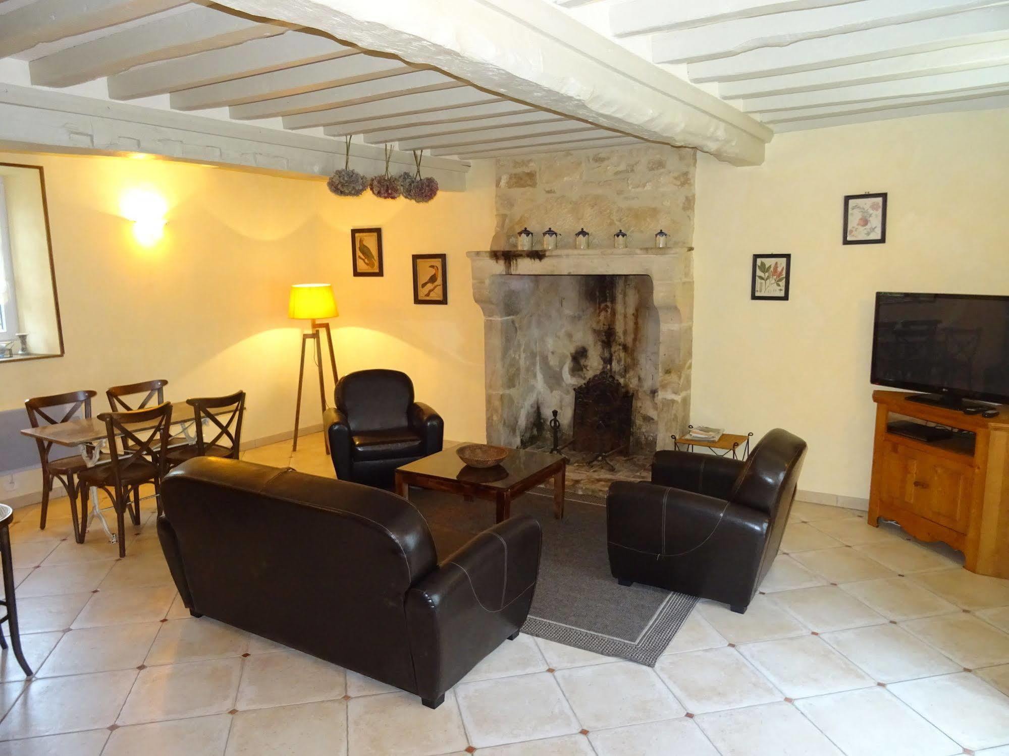 לינה וארוחת בוקר ולונס Manoir De Savigny מראה חיצוני תמונה