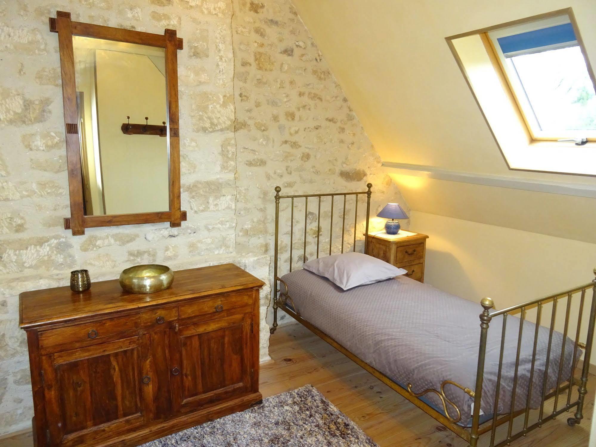 לינה וארוחת בוקר ולונס Manoir De Savigny מראה חיצוני תמונה